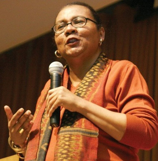 Illustration for article titled bell hooks Criticizes "Lean In"